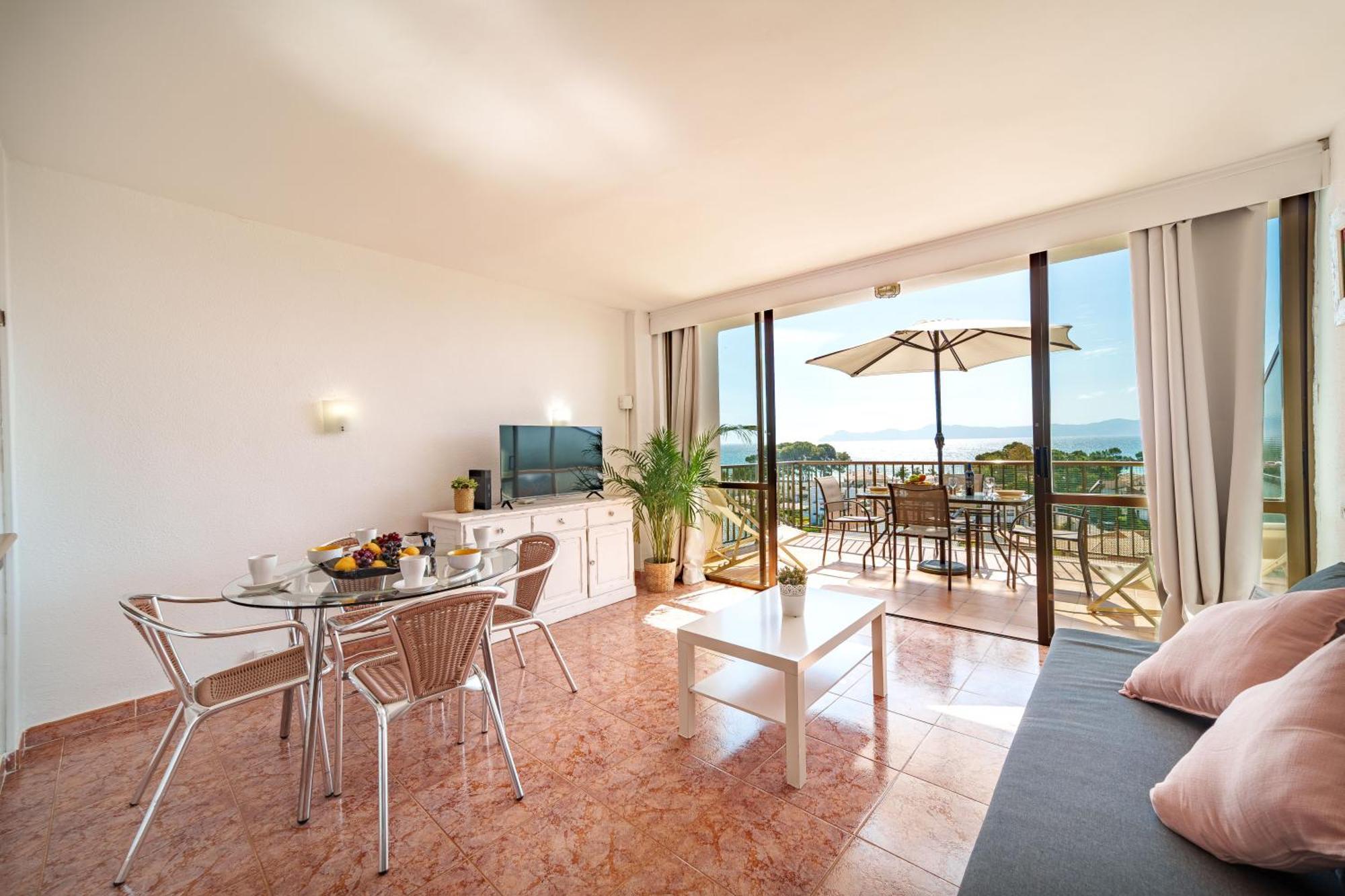 Apartment The Shell Ii, Beach Views And Pool Алькудия Экстерьер фото